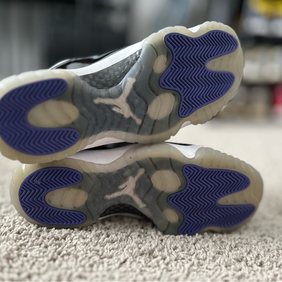 Air Jordan 11 Concords in size 8 - Picture 5 of 5